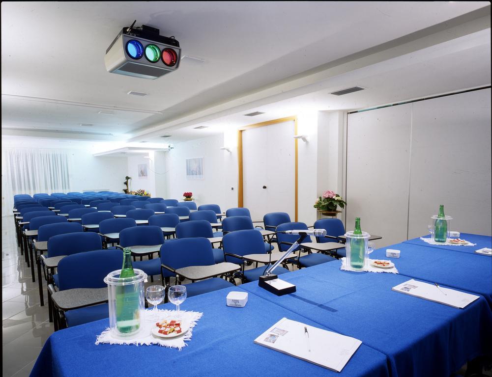 Hotel Arizona Riccione Buitenkant foto
