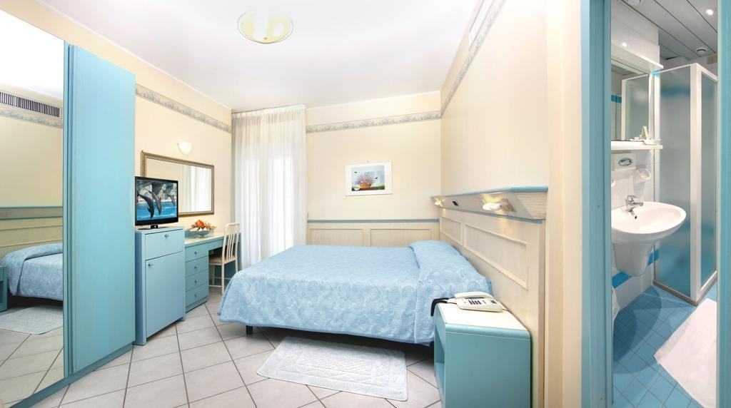 Hotel Arizona Riccione Buitenkant foto