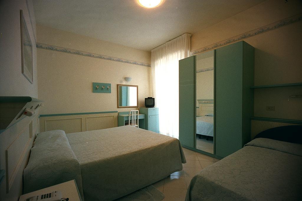 Hotel Arizona Riccione Buitenkant foto