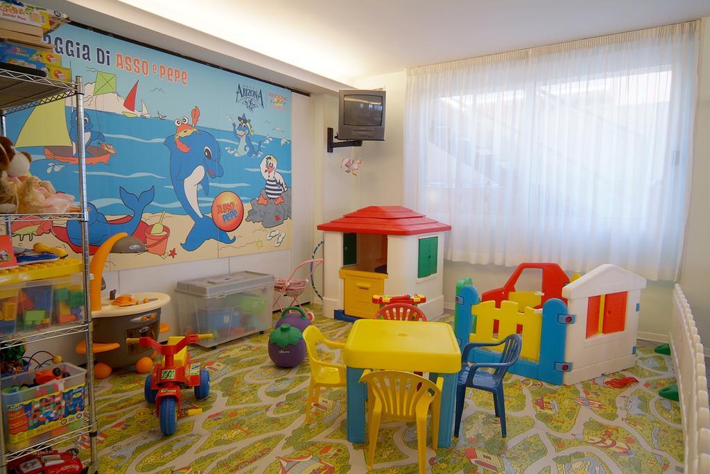 Hotel Arizona Riccione Buitenkant foto