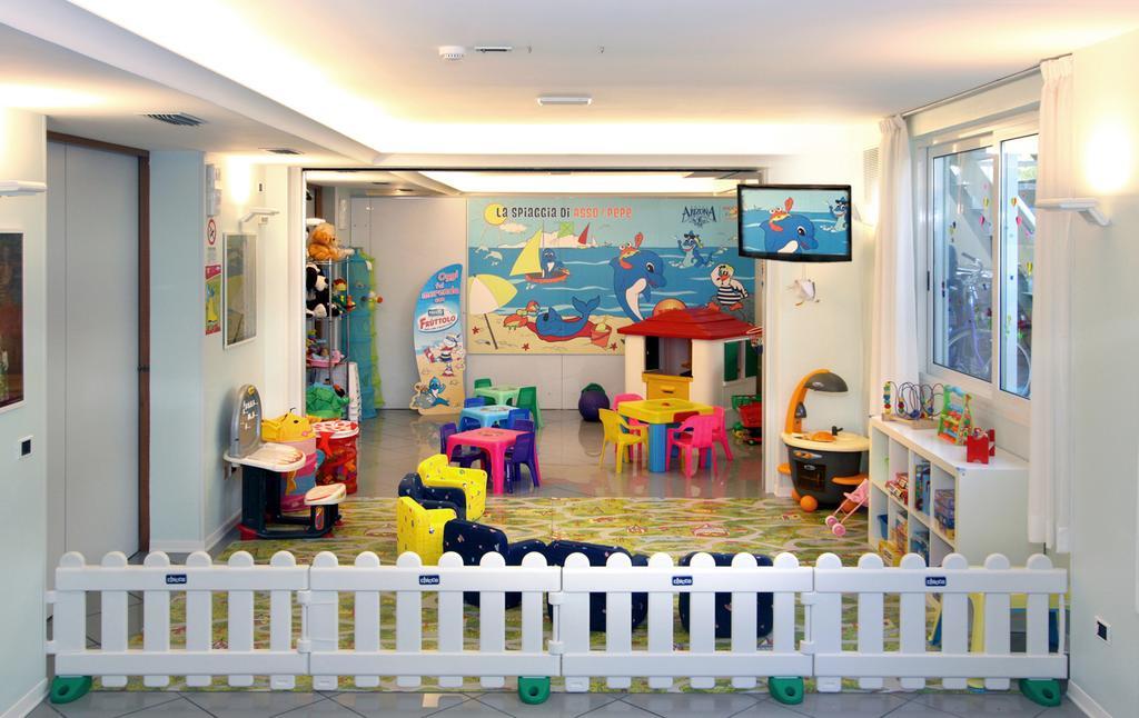 Hotel Arizona Riccione Buitenkant foto