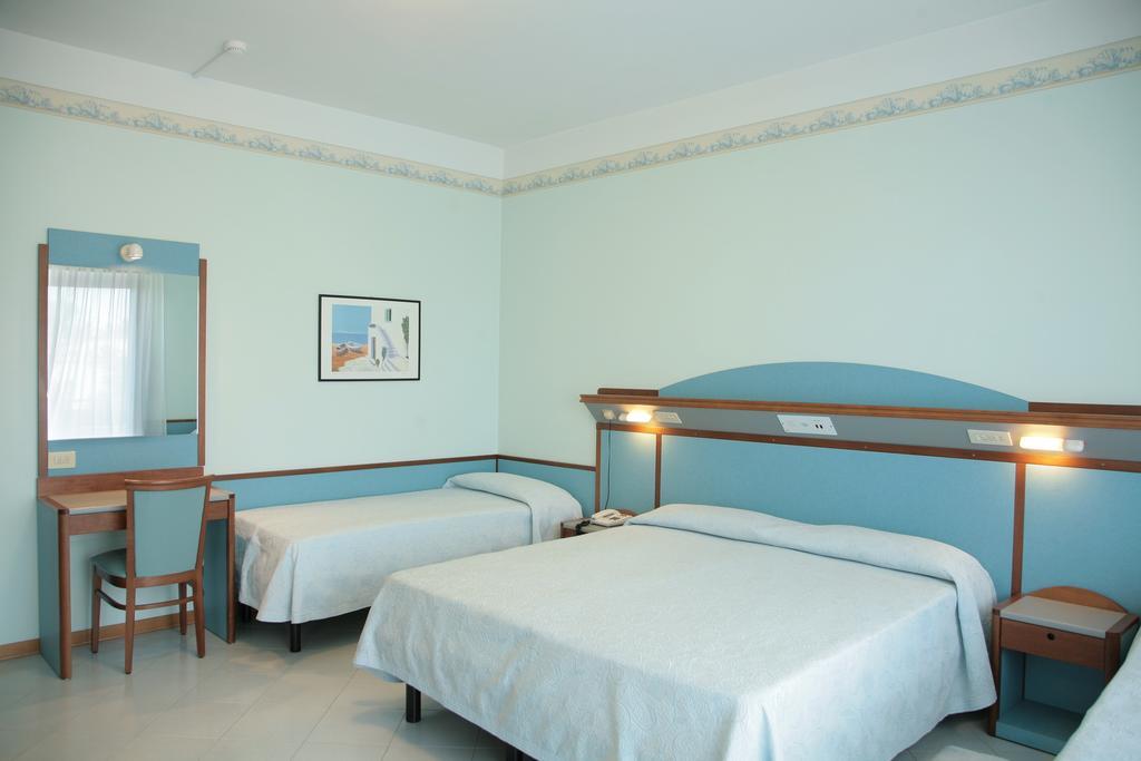Hotel Arizona Riccione Buitenkant foto