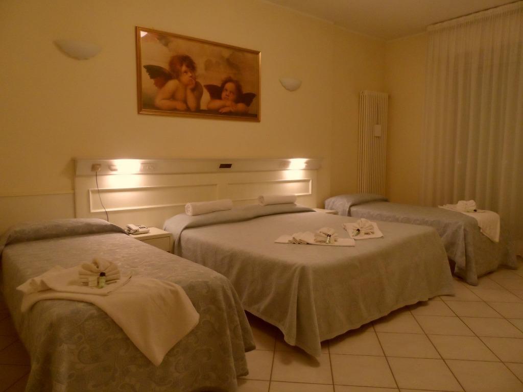 Hotel Arizona Riccione Kamer foto